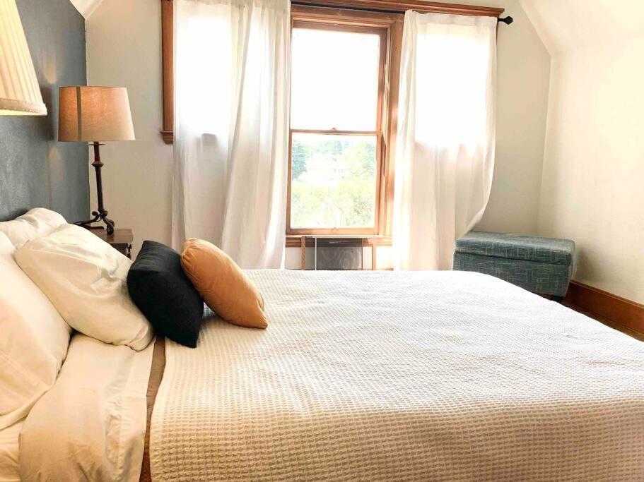 Victorian Guest Getaway-20Mins To Glacier National Park-10Mins To Airport! Columbia Falls Luaran gambar