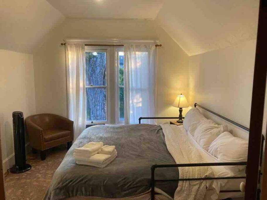 Victorian Guest Getaway-20Mins To Glacier National Park-10Mins To Airport! Columbia Falls Luaran gambar
